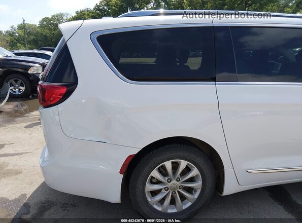2C4RC1BG1JR290464 2018 CHRYSLER PACIFICA White Դիմացի տեսք
