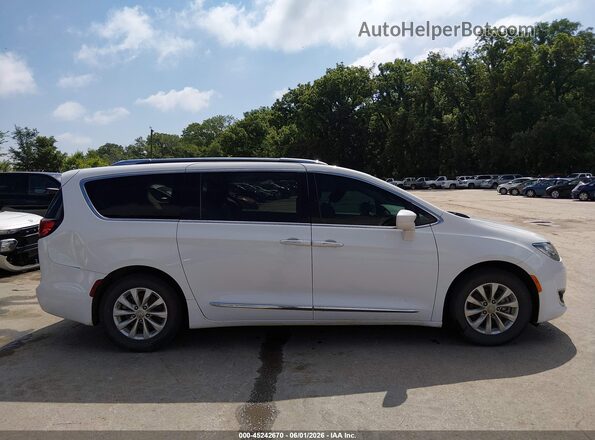 2C4RC1BG1JR290464 2018 CHRYSLER PACIFICA White Սալոնի հետևի տեսք