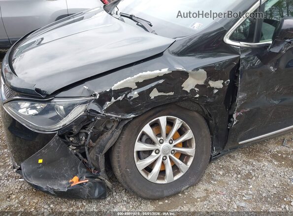 2C4RC1BG3HR795075 2017 CHRYSLER PACIFICA Black Widok z przodu