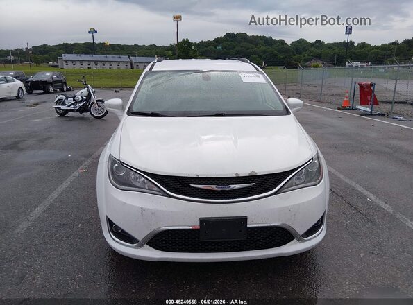 2C4RC1BG3JR312108 2018 CHRYSLER PACIFICA Белый Вид щитка приборов
