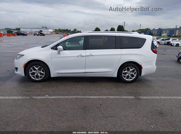 2C4RC1BG3JR312108 2018 CHRYSLER PACIFICA Белый Панорамный вид салона 360°