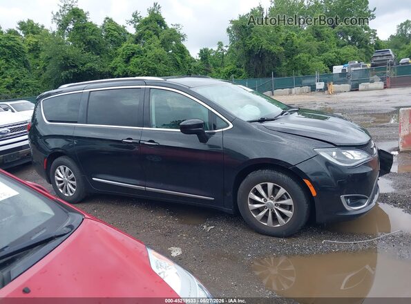 2C4RC1BG3LR176632 2020 CHRYSLER PACIFICA Black Widok wnętrza z tyłu