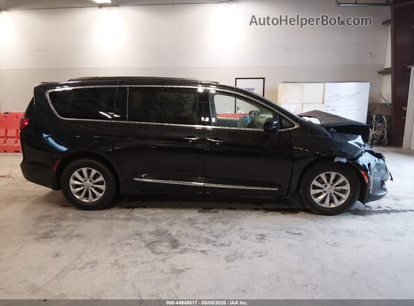 2C4RC1BG4HR530150 2017 CHRYSLER PACIFICA Brown 360 interior view