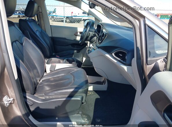 2C4RC1BG4JR219050 2018 CHRYSLER PACIFICA Brown წინა სალონის ხედი