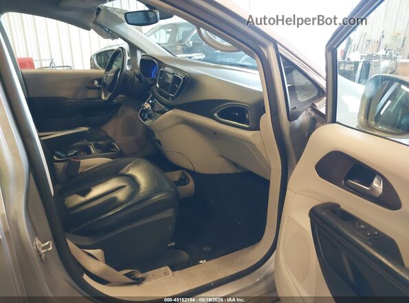 2C4RC1BG4JR287784 2018 CHRYSLER PACIFICA Silver Սալոնի դիմացի տեսք