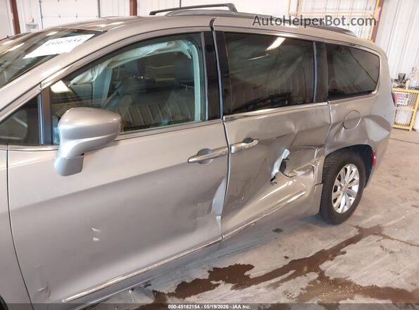 2C4RC1BG4JR287784 2018 CHRYSLER PACIFICA Silver Դիմացի տեսք
