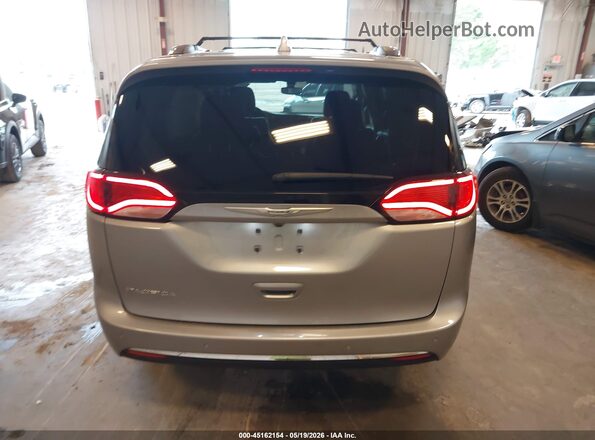 2C4RC1BG4JR287784 2018 CHRYSLER PACIFICA Silver 