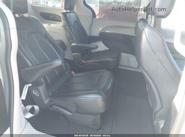 2C4RC1BG4RR146175 2024 CHRYSLER PACIFICA Silver Widok naklejki z numerem VIN