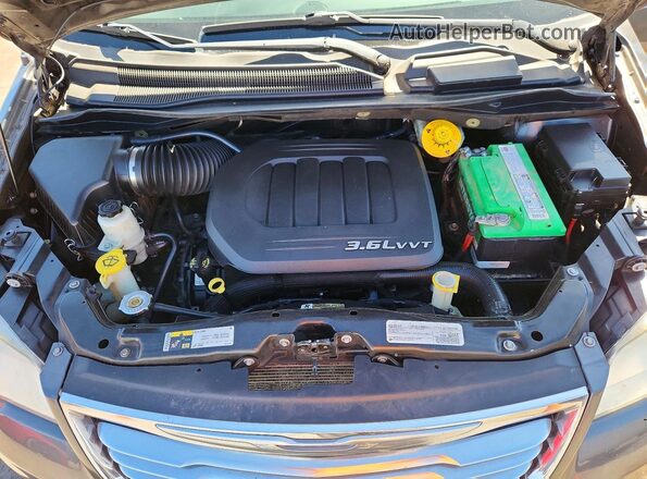 2C4RC1BG5GR282618 2016 CHRYSLER TOWN Gray Widok komory silnika