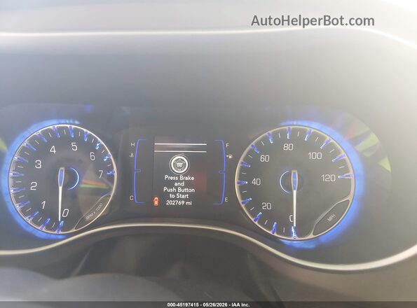 2C4RC1BG5KR700751 2019 CHRYSLER PACIFICA White Vista de los asientos traseros