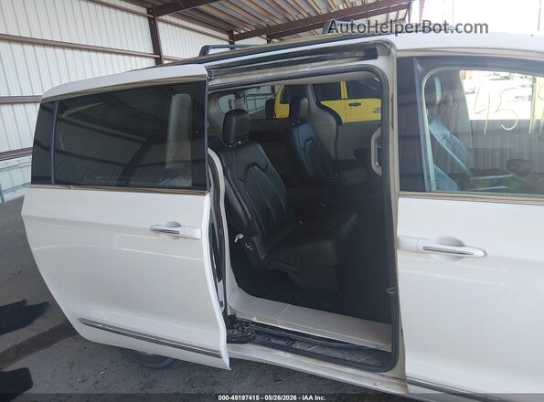 2C4RC1BG5KR700751 2019 CHRYSLER PACIFICA White Vista de la etiqueta del VIN