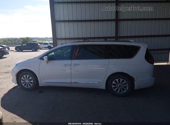 2C4RC1BG5KR700751 2019 CHRYSLER PACIFICA White Vista interior de 360 grados