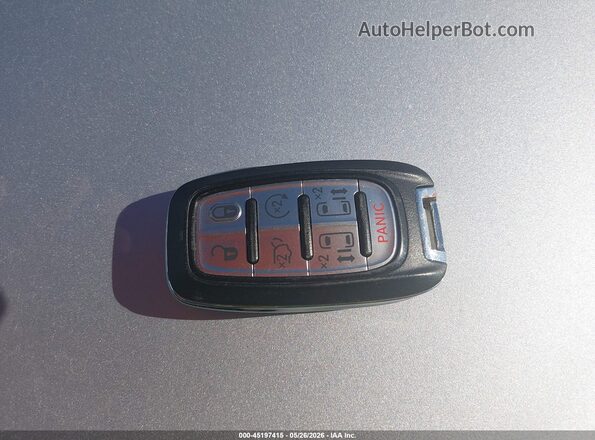 2C4RC1BG5KR700751 2019 CHRYSLER PACIFICA White Vista del salpicadero