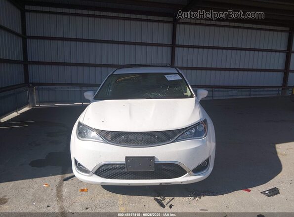 2C4RC1BG5KR700751 2019 CHRYSLER PACIFICA White Vista del cuadro de instrumentos