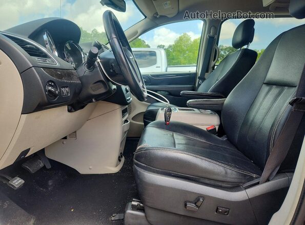 2C4RC1BG6GR191003 2016 CHRYSLER TOWN Gray 