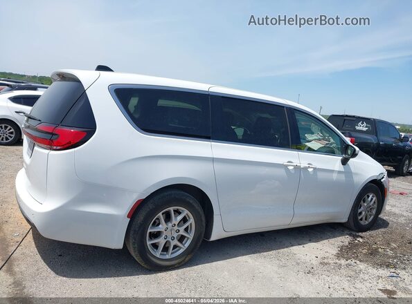 2C4RC1BG6PR550186 2023 CHRYSLER PACIFICA White Вид задньої частини салону