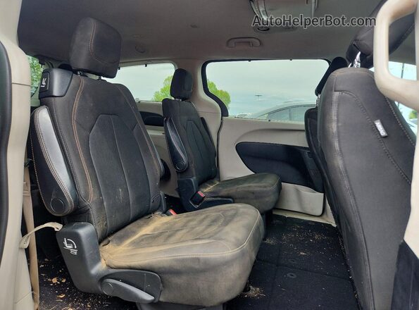 2C4RC1BG7HR788436 2017 CHRYSLER PACIFICA Blue Вид задньої частини салону