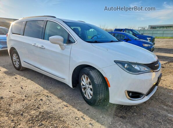 2C4RC1BG8HR613113 2017 CHRYSLER PACIFICA White Przód prawy