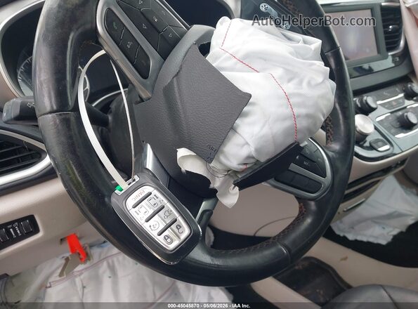 2C4RC1BG8LR149829 2020 CHRYSLER PACIFICA Blue Вид панелі приладів