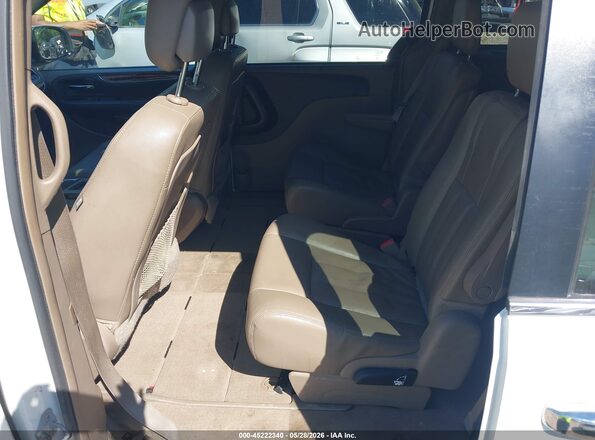 2C4RC1BG9GR158755 2016 CHRYSLER TOWN & COUNTRY White VIN კოდის სტიკერის ხედი