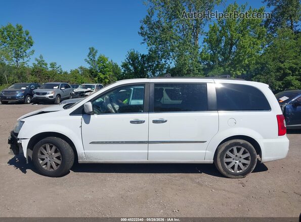 2C4RC1BG9GR158755 2016 CHRYSLER TOWN & COUNTRY White 
