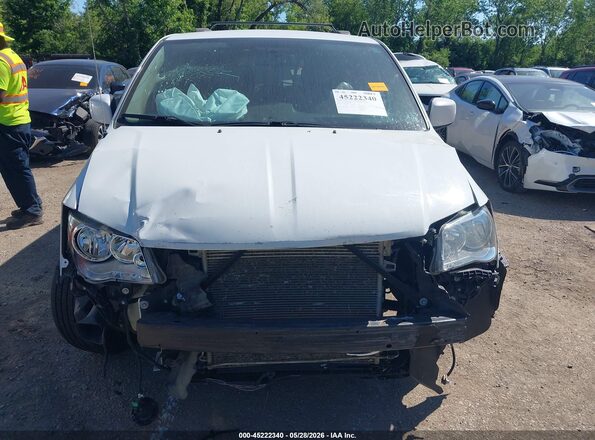 2C4RC1BG9GR158755 2016 CHRYSLER TOWN & COUNTRY White უკანა სალონის ხედი