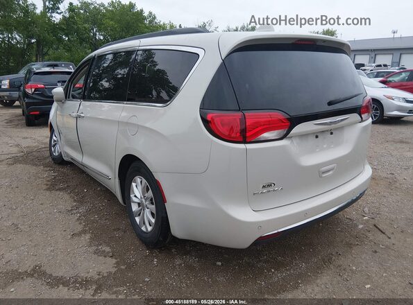 2C4RC1BG9HR711907 2017 CHRYSLER PACIFICA Cream უკანა მარცხენა