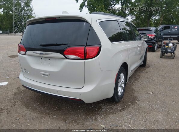 2C4RC1BG9HR711907 2017 CHRYSLER PACIFICA Cream უკანა მარჯვენა