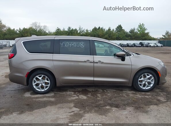2C4RC1BG9HR844540 2017 CHRYSLER PACIFICA Tan 
