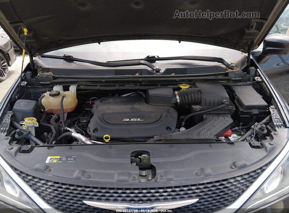 2C4RC1BG9JR170945 2018 CHRYSLER PACIFICA Black Widok z tyłu