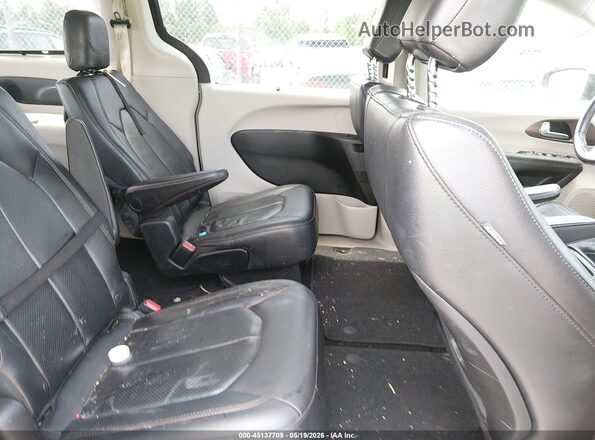 2C4RC1BG9JR170945 2018 CHRYSLER PACIFICA Black Widok naklejki z numerem VIN