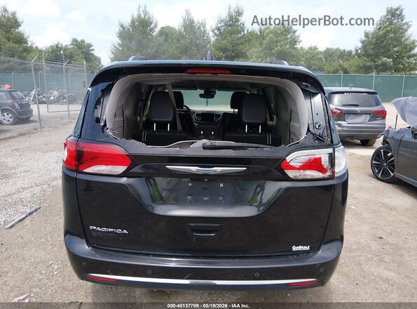 2C4RC1BG9JR170945 2018 CHRYSLER PACIFICA Black Widok z przodu