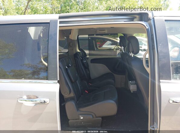 2C4RC1BGXGR112478 2016 CHRYSLER TOWN & COUNTRY Silver VIN კოდის სტიკერის ხედი