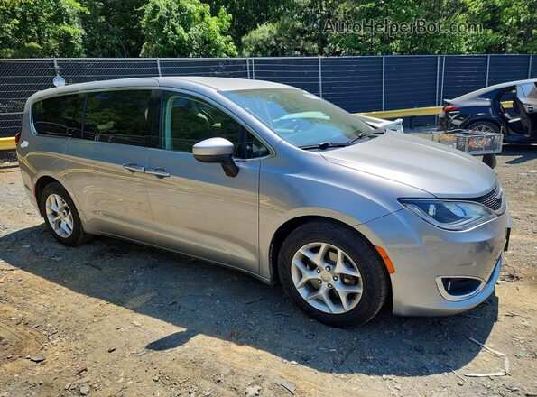 2C4RC1BGXHR811384 2017 CHRYSLER PACIFICA Silver 