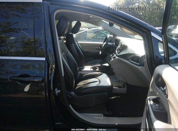 2C4RC1BGXPR628078 2023 CHRYSLER PACIFICA Gray Widok wnętrza z przodu