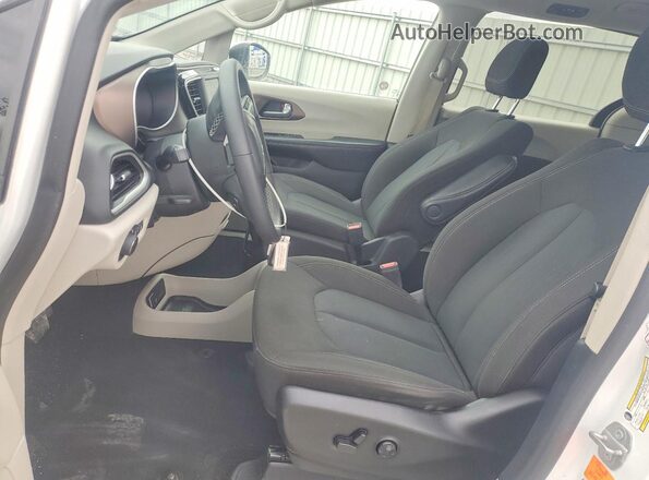 2C4RC1CG0PR524696 2023 CHRYSLER VOYAGER White Вид салону спереду
