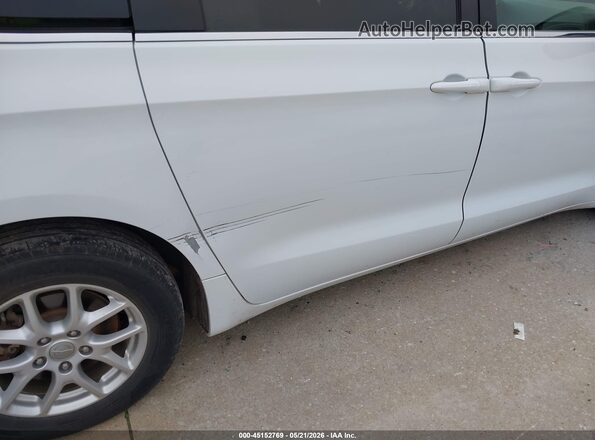 2C4RC1CG1JR111760 2018 CHRYSLER PACIFICA White Front view