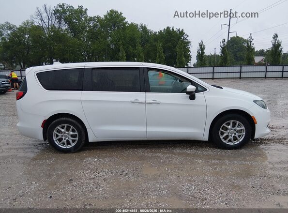 2C4RC1CG1LR128500 2020 CHRYSLER VOYAGER White Вид задньої частини салону