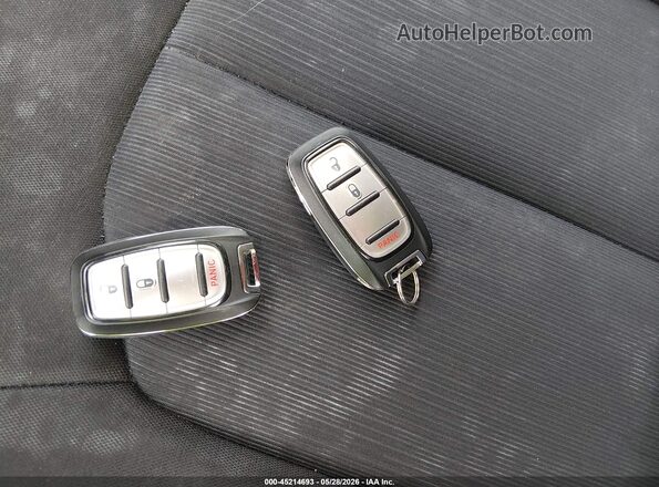 2C4RC1CG1LR128500 2020 CHRYSLER VOYAGER White Вид панелі приладів
