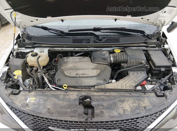 2C4RC1CG1LR128500 2020 CHRYSLER VOYAGER White Вид ззаду