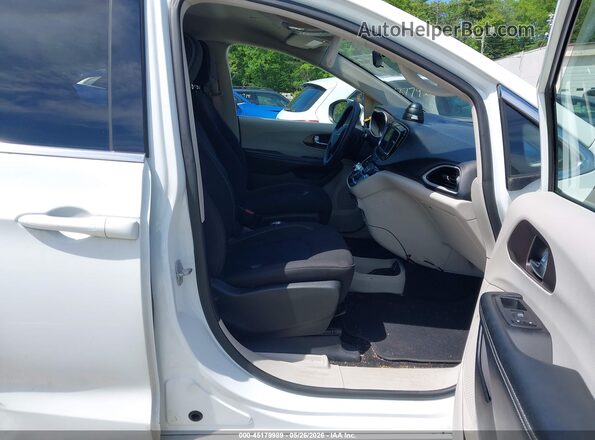 2C4RC1CG1LR250810 2020 CHRYSLER VOYAGER White Vista interior delantera