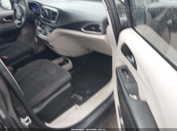 2C4RC1CG2JR106583 2018 CHRYSLER PACIFICA Gray 