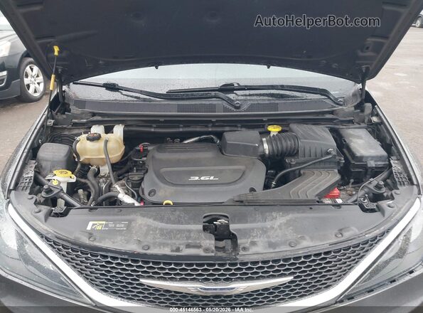 2C4RC1CG2JR106583 2018 CHRYSLER PACIFICA Gray 