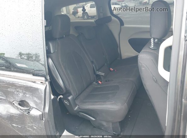 2C4RC1CG2JR106583 2018 CHRYSLER PACIFICA Gray 