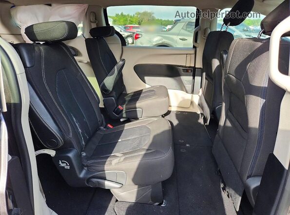 2C4RC1CG2MR555024 2021 CHRYSLER VOYAGER Gray Widok wnętrza z tyłu