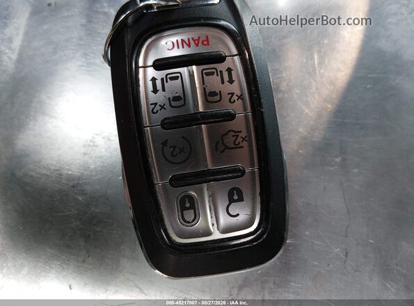 2C4RC1CG2PR550023 2023 CHRYSLER VOYAGER Серебряный Вид панели приборов