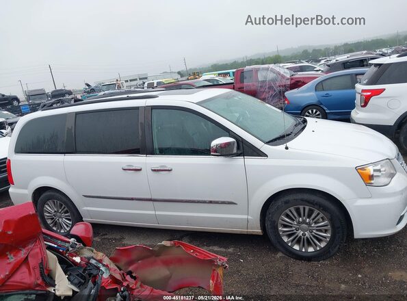 2C4RC1CG4GR132840 2016 CHRYSLER TOWN & COUNTRY Белый Вид задней части салона