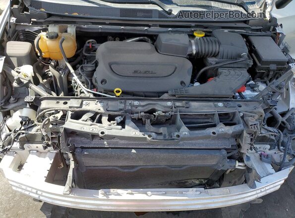 2C4RC1CG4NR163292 2022 CHRYSLER VOYAGER Silver 
