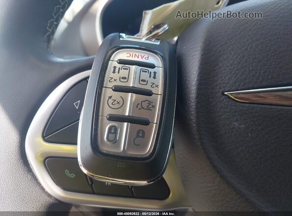 2C4RC1CG5PR515721 2023 CHRYSLER VOYAGER Черный Вид панели приборов