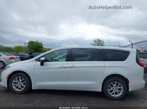 2C4RC1CG5PR568497 2023 CHRYSLER VOYAGER White Սալոնի 360 աստիճան տեսք